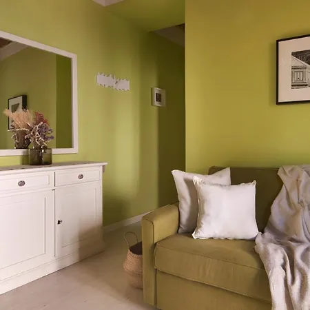 Cozy 1-bedroom With Balcony In Historic Center Apartment Florence