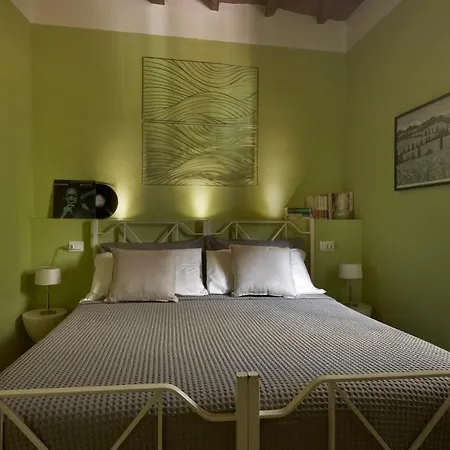 Διαμέρισμα Cozy 1-bedroom With Balcony In Historic Center